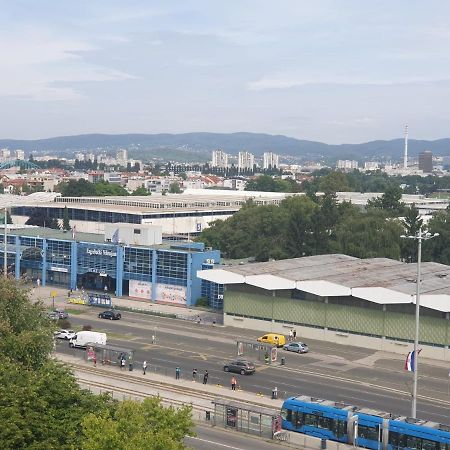Apartman Lana ,Froudeova Ulica 3 Nasuprot Zg Velesajma Apartamento Zagreb Exterior foto